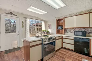 2917 Water Wood Ct, Granbury, TX 76048 - Photo 8