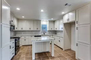 1024 W Apache Trail, Granbury, TX 76048 - Photo 4
