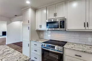 1024 W Apache Trail, Granbury, TX 76048 - Photo 6