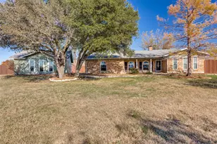 1024 W Apache Trail, Granbury, TX 76048 - Photo 1