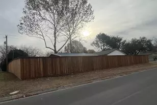 1001 E Star St, Gainesville, TX 76240 - Photo 20