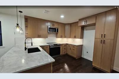 1001 E Star Street, Gainesville, TX 76240 - Photo 2