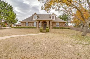 1918 Woodland Hills Ln, Weatherford, TX 76087 - Photo 2