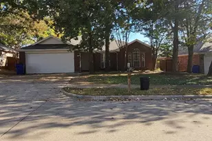 108 Yosemite Dr, Mansfield, TX 76063 - Photo 2