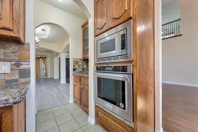 2727 Gillespie Court, Grand Prairie, TX 75052 - Photo 10