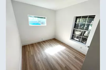 918 W 8th #2, Dallas, TX 75208 - Photo 4