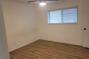 511 Washington Dr, Arlington, TX 76011 - Photo 10