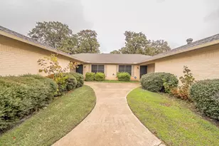 512 Billie Ruth Ln, Hurst, TX 76053 - Photo 1