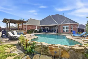 2219 Nottaway Dr, Cleburne, TX 76033 - Photo 2