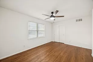 10042 Brockbank Dr, Dallas, TX 75229 - Photo 8