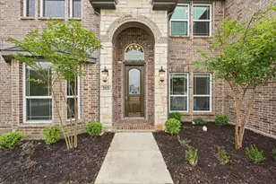 2821 White Plns Dr, Midlothian, TX 76065 - Photo 2