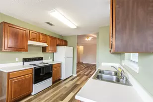 10708 Cobblestone Dr, Benbrook, TX 76126 - Photo 6