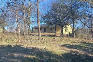 2001 Hoopers Ct, Weatherford, TX 76085 - Photo 2