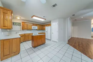 1037 Austin Ct, Weatherford, TX 76086 - Photo 6