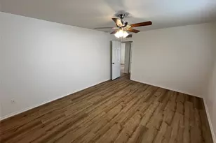 2133 Quail Hollow Dr, Grand Prairie, TX 75051 - Photo 18