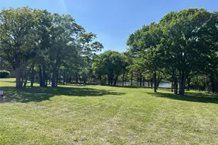 1121 Crystal Lake Dr, Wills Point, TX 75169 - Photo 1