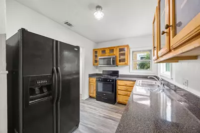 1713 Hemphill Drive, Dallas, TX 75216 - Photo 4