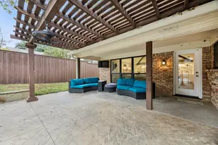 9717 Ravensway Dr, Dallas, TX 75238 - Photo 26