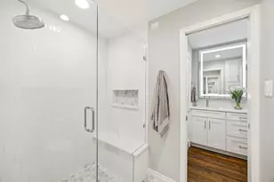 9717 Ravensway Dr, Dallas, TX 75238 - Photo 18