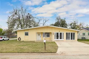 2215 13th St, Brownwood, TX 76801 - Photo 2
