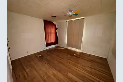 413 S Avenue G, Clifton, TX 76634 - Photo 4