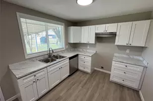 10222 Oak Gate Ln, Dallas, TX 75217 - Photo 6