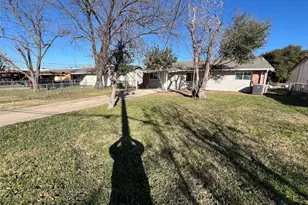 10222 Oak Gate Ln, Dallas, TX 75217 - Photo 22