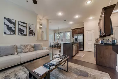 5007 Venecia Way, Grand Prairie, TX 75052 - Photo 4