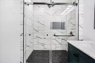 110 E Cunningham St, Bonham, TX 75418 - Photo 12