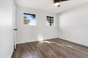 110 E Cunningham St, Bonham, TX 75418 - Photo 16