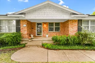 10637 Lakemere Dr, Dallas, TX 75238 - Photo 2