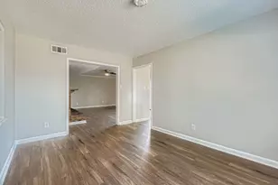 9117 Fairmont Cir, Rowlett, TX 75088 - Photo 6