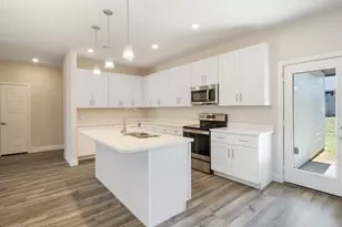 2515 Austin Ct, Granbury, TX 76048 - Photo 4