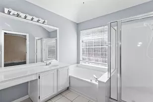 1025 Highland Station Dr, Saginaw, TX 76131 - Photo 20