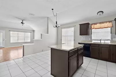 1025 Highland Station Drive, Saginaw, TX 76131 - Photo 14
