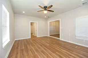 311 W Main St, Whitesboro, TX 76273 - Photo 4