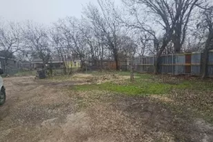 1426 N Jim Miller Rd, Dallas, TX 75217 - Photo 2