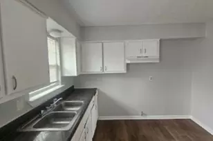 1426 N Jim Miller Rd, Dallas, TX 75217 - Photo 8