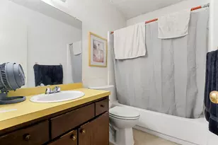 705 Baruna Cir, Garland, TX 75043 - Photo 10