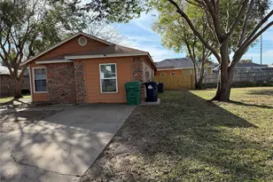 2904 Barnes Dr, Denton, TX 76209 - Photo 2