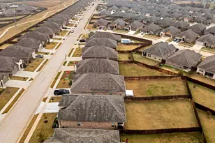 3027 Moccasin Ln, Aubrey, TX 76227 - Photo 32