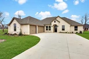 2005 Middlewood Cir, Granbury, TX 76049 - Photo 1