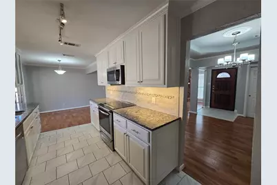 2822 Oak Forest Drive, Grapevine, TX 76051 - Photo 10