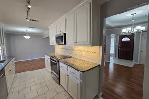 2822 Oak Forest Dr, Grapevine, TX 76051 - Photo 10