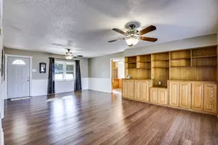 1105 Fairdale St, Irving, TX 75062 - Photo 8