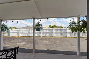 20602 Hackberry Creek Park Rd, Frisco, TX 75036 - Photo 18