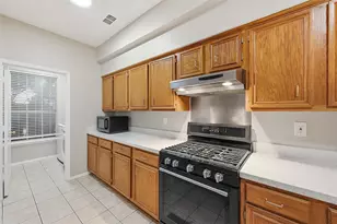 924 Rio Vista Ln, Arlington, TX 76017 - Photo 12