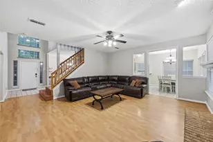 924 Rio Vista Ln, Arlington, TX 76017 - Photo 2