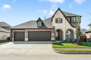 1220 Arrowwood Dr, Aubrey, TX 76227 - Photo 2