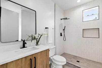 815 E 5th Avenue #207, Dallas, TX 75203 - Photo 26